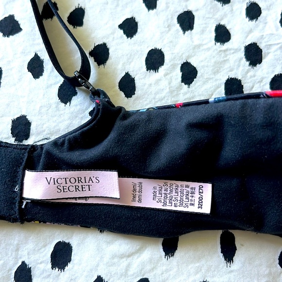 Victoria Secret Bra/Panty Set - Picture 4 of 4